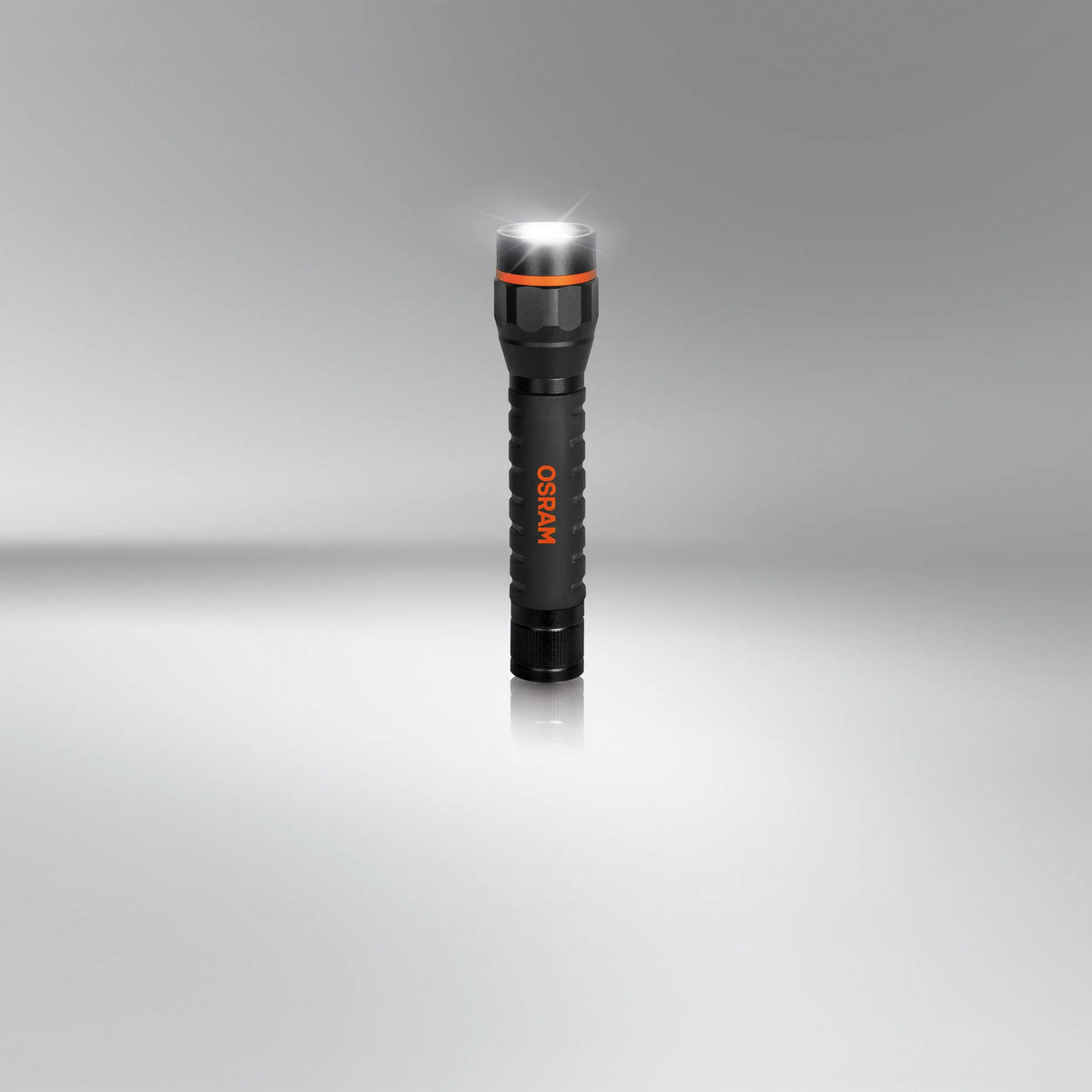 Lanterna LED OSRAM TORCH 350 ESSENTIAL com Foco Ajustável — LEDIL428ESN