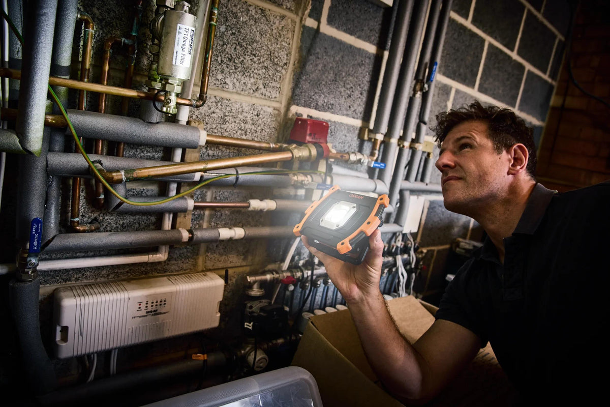 Projetor LED de Trabalho Recarregável OSRAM 600 lm — LEDIL434ESN